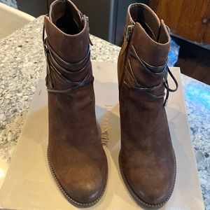 EUC Franco Sarto - Mogano, dark choc brown suede bootie. 9M